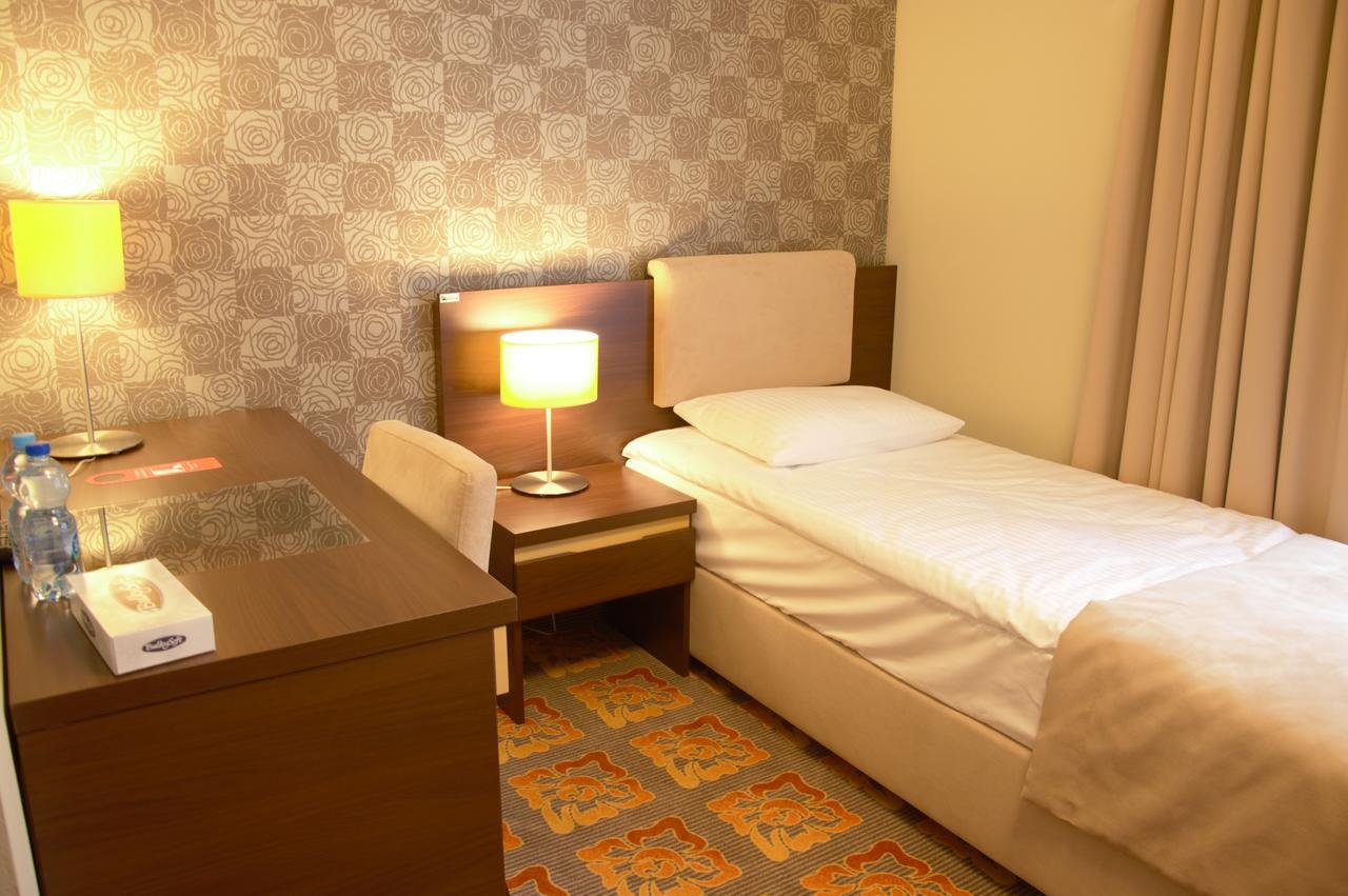 Hotel Via Baltica Łomża Dış mekan fotoğraf